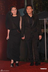 高清图：杨千嬅丁子高恩爱现身 杨千嬅黑装霸气