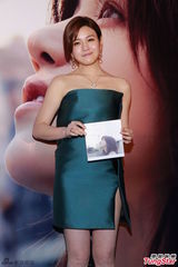 组图：陈妍希抹胸裙亮相 彭于晏惊喜助阵