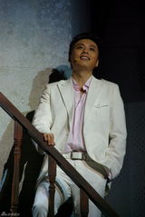 高清：《茉莉花》中西混搭引争议 谭晶带病开唱