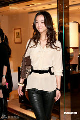 幻灯图：汤唯恭喜赵薇获千金 否认会做未婚妈妈