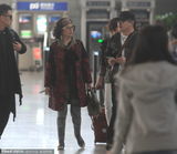 组图：刘欢携妻现身感情好 卢璐顶大妈卷显老气