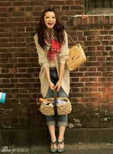 组图：日本模特宫田聪子示范89款秋季服饰搭配