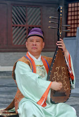 组图：《梦回唐朝》剧照曝光 郭德纲情迷武媚娘