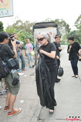 组图：陈僖仪遗体火化 亲朋好友送别