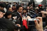 高清图：倪萍朱军赴政协会议 邓亚萍呼吁关怀志愿者