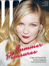 组图：蜘蛛女邓斯特泳装风情 人比花娇明艳性感