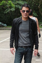 组图：林峰《雷霆扫毒》造型硬朗 官恩娜拍戏伤手指