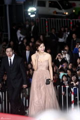 高清组图：元斌等闪耀大钟奖红毯 金慧秀等爆乳抢镜