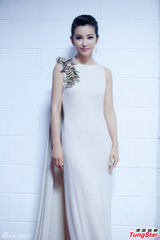 组图：评审李冰冰紫色蕾丝礼服美腿隐现