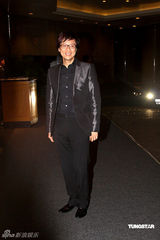 幻灯图：张敬轩认干爹摆45桌 被问性向问题不介意