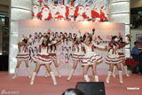 组图：日本组合AKB48成员香港会歌迷热情亲民