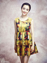 组图：洛神李依晓复古写真 彰显典雅高贵气质