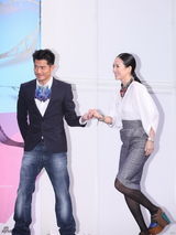 组图：《最爱》香港宣传 章子怡复古造型抢眼