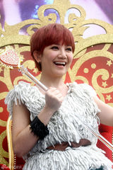 组图：梁静茹叹制作人不好当 新专辑首刷封面现瑕疵