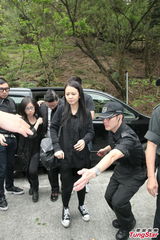 组图：陈僖仪遗体火化 亲朋好友送别