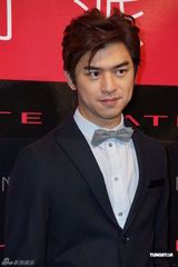 组图：陈柏霖鼓励选手自信 理想情人要独一无二