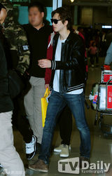 组图：SJM与CNBLUE结束中国行返韩倦容满面