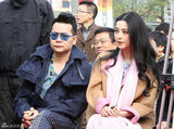 组图：范冰冰顶寒风华美亮相显女神范儿