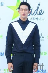 组图：韩星2AM任瑟雍高素荣等出席活动