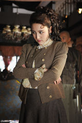 组图：《十月围城》刘小小民国照 或可爱或优雅