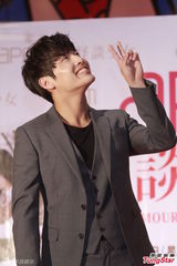 组图：姜河那对粉丝放电 称和金素恩只是哥们