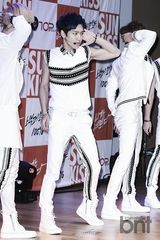 组图：韩团100%回归 变身明朗少年引期待