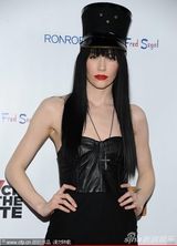 组图：乔纳斯兄弟帅气助阵格莱美预热活动