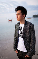 组图：翟天临情人节爱满巴厘游记 诠释极致浪漫