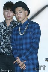 组图：崔智友被拍丑照 鼻孔朝天妆容惨白