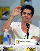 组图：《少狼》剧组基情四射 三帅哥关系复杂