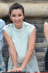 组图：冯小刚电影公社开街 众明星到场助阵