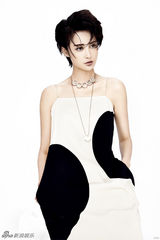 组图：张歆艺杂志写真诠释轻熟女优雅范