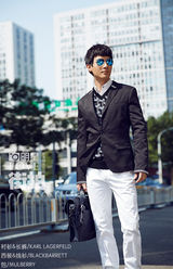 明星爱街拍：潮爸陈楚生演绎黑与白的花花世界