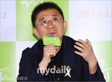 组图：《庆州》媒体首映 申敏儿复古花裙惹眼