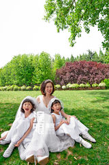 独家：汤镇业双胞胎女儿大甜大圆首曝光