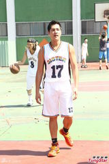 组图：蓝正龙盼早生子 为娇妻改冲动个性