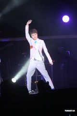 组图：蔡健雅小巨蛋开唱征服乐迷 那英青峰任嘉宾