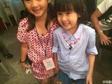组图：七夕节陆毅一家探班黄磊 贝儿多多好姐妹