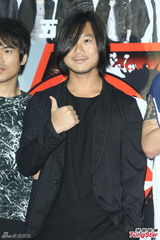 组图：摇滚犀利趴登小巨蛋 五月天黄贯中亮相