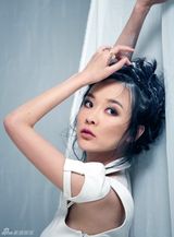 高清图：霍思燕变身时尚女王 “独霸”杂志版面