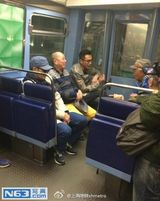 组图：刘烨率爷爷辈明星巴黎录制《花样爷爷》