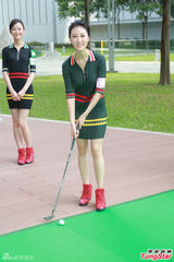 组图：新科港姐秀热辣美腿 不介意出席富豪饭局