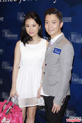 组图：吴孟达大病后首次现身 许志安否认已婚