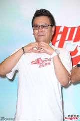 组图：吴奇隆萧亚轩等众星参加赈灾晚会