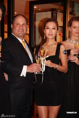 组图：谢婷婷恋情甜蜜似结婚 不排斥未婚生子