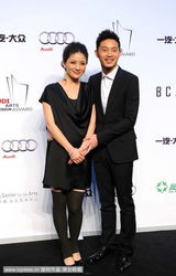 组图：张曼玉华贵出席活动 胡可沙溢助阵晒幸福