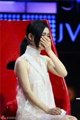 组图：宁静谢娜乐嘉《超级先生》现场齐落泪