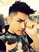 组图：《笙箫默》何以琛赵默笙学生期演员罗云熙吴倩曝光