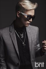 组图：2PM俊昊拍时尚写真 展雅痞绅士品格