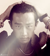 组图：人气小生黄轩写真 冷峻不羁的自由味道